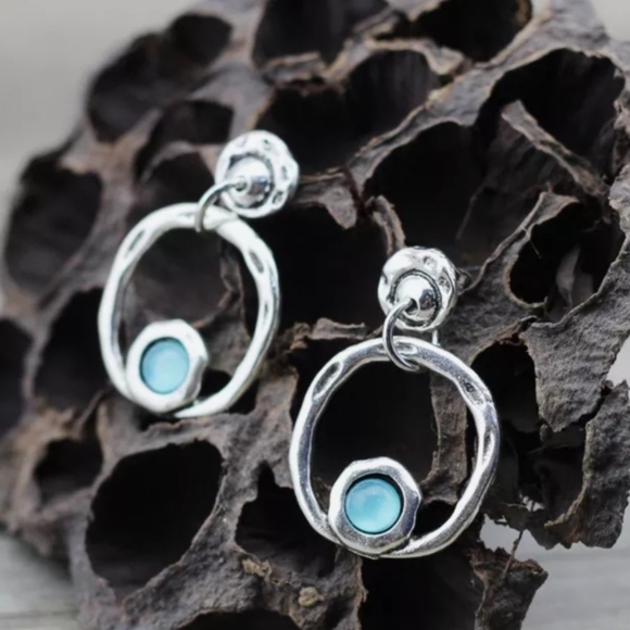 Vintage Style Earrings - Picture 3 of 8